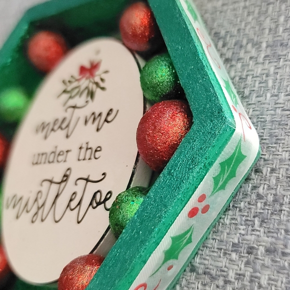 Christmas Holiday Snowballs and Mistletoe Decorated Wood Decor Frames. Set of 2. - Picture 3 of 6